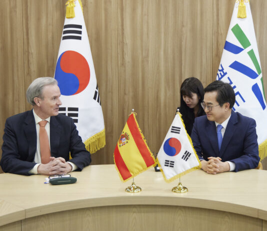 주한 스페인 대사 만난 김동연, “관광 등 다양한 분야에서 협력할 것