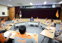 추석은 안전이 가장 큰 선물. 김동연, 시흥소방서 다문화 의용소방대와 함께 전통시장 화재 점검