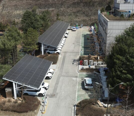 그늘 아래서 탄소 줄이고, 전기 만드는 경기도 올해 12개 시에서 ‘기후안심 그늘 프로젝트’ 추진